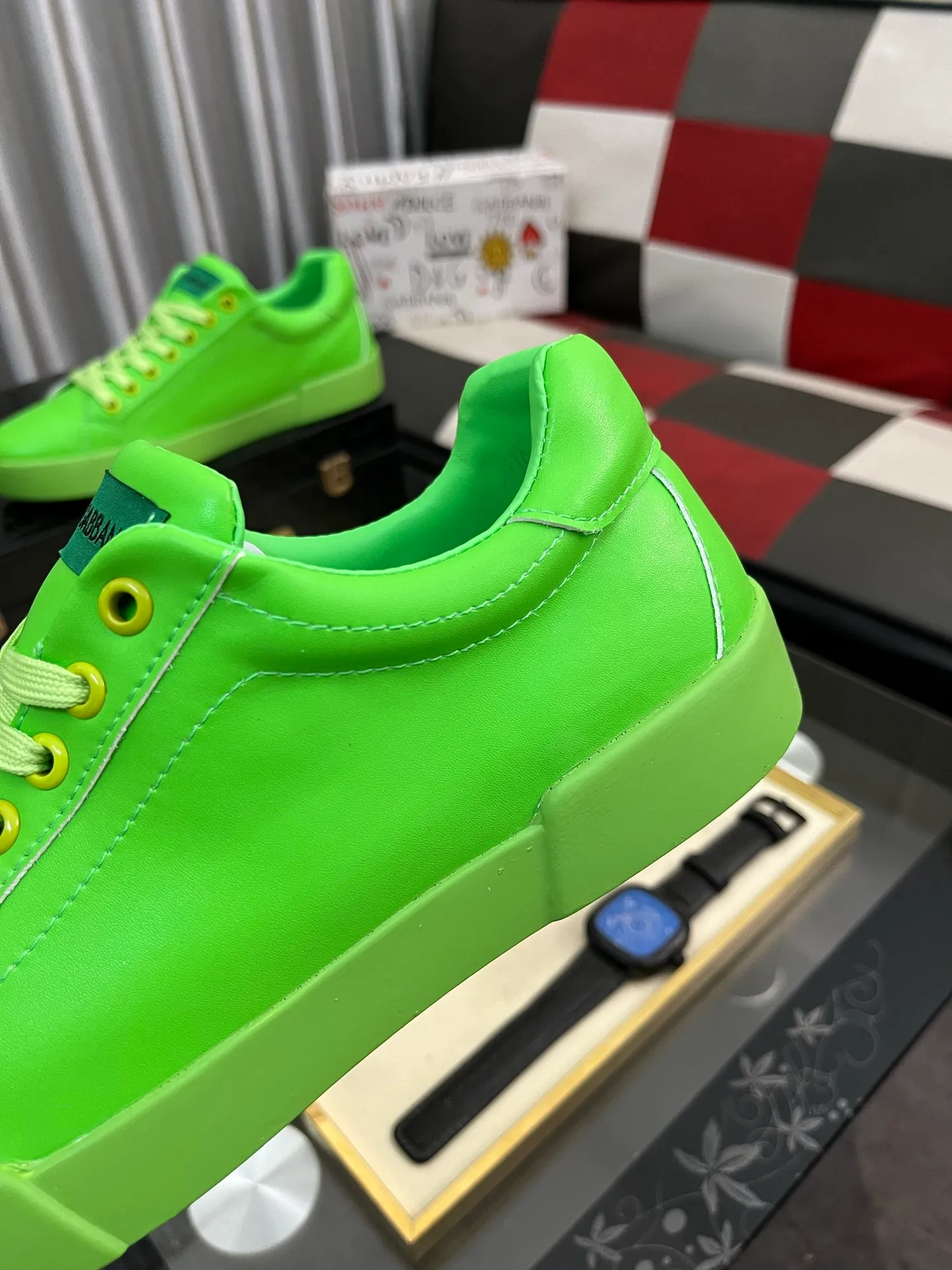 Men's shoes 💰420⌚️⌚️DG's latest popular 🔥🔥casual shoes, the tongue has the brand's iconic details, and the combination of silk cowhide and cow suede enhances the style. Fashionable and versatile, it can complement any look. Create an exquisite design with unique dynamic vitality and modern atmosphere, showing modern elegance. Size: 35-46